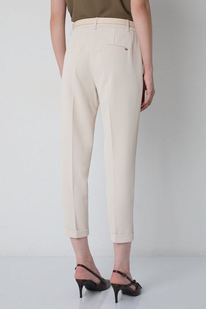 Pantaloni crop stil țigaretă