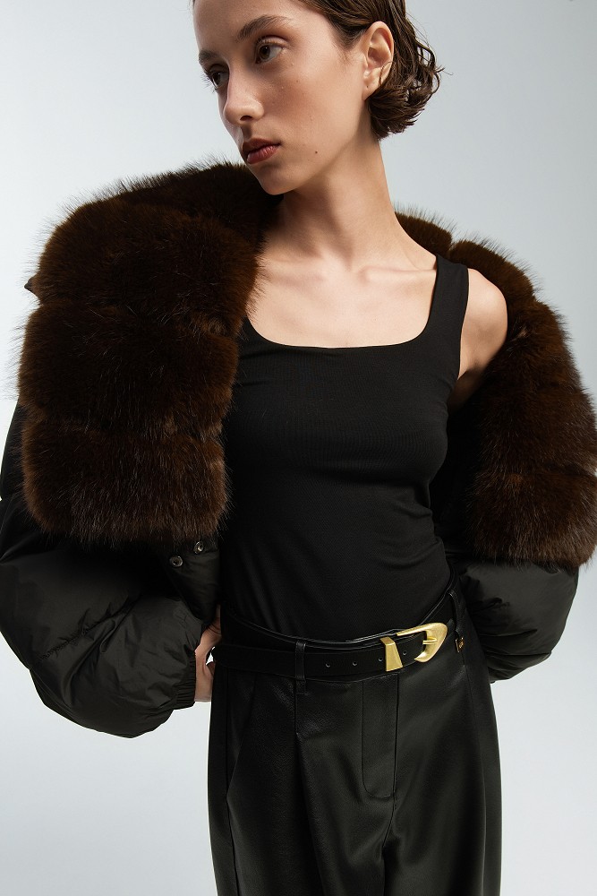 Cropped jacket with faux fur collar