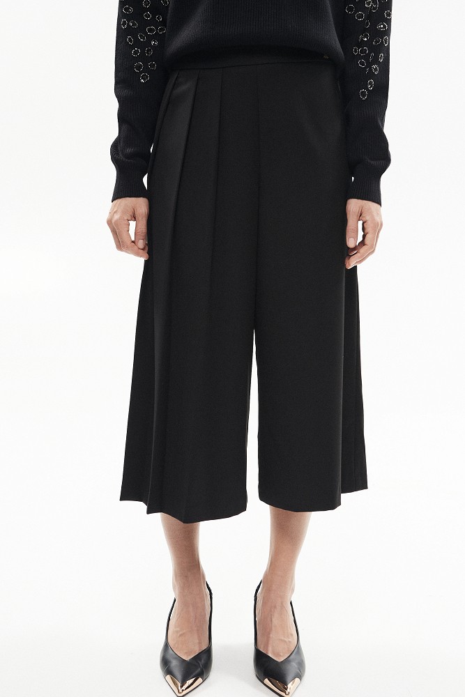 Asymmetric pleated culotte trousers