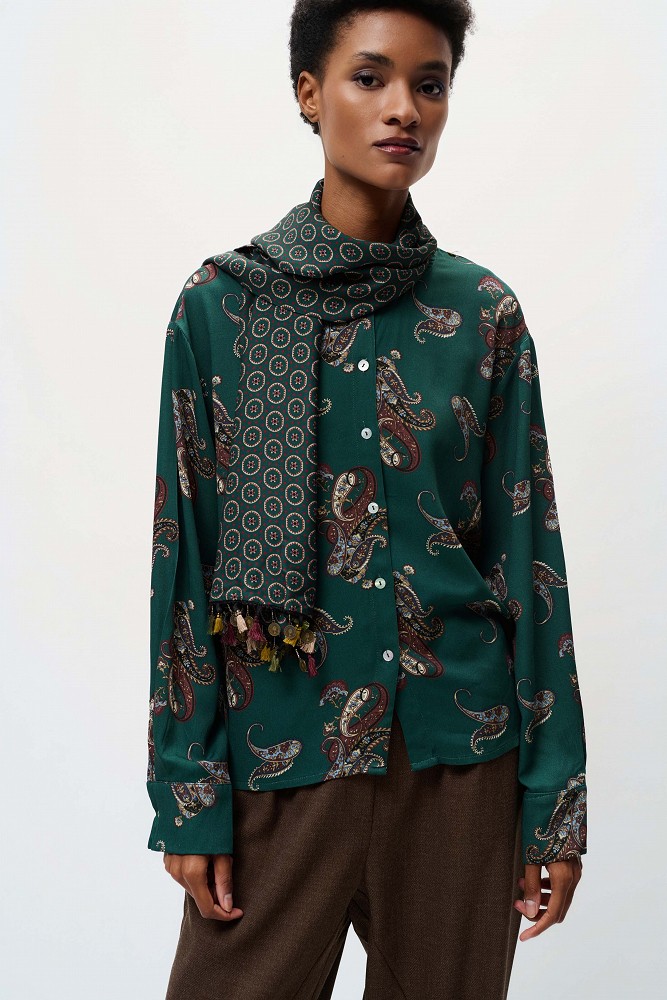 Printed shirt with scarf