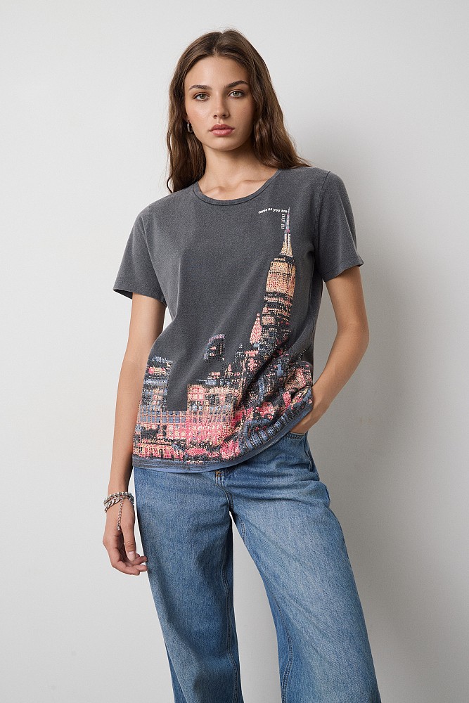 T-shirt με τύπωμα και στρας