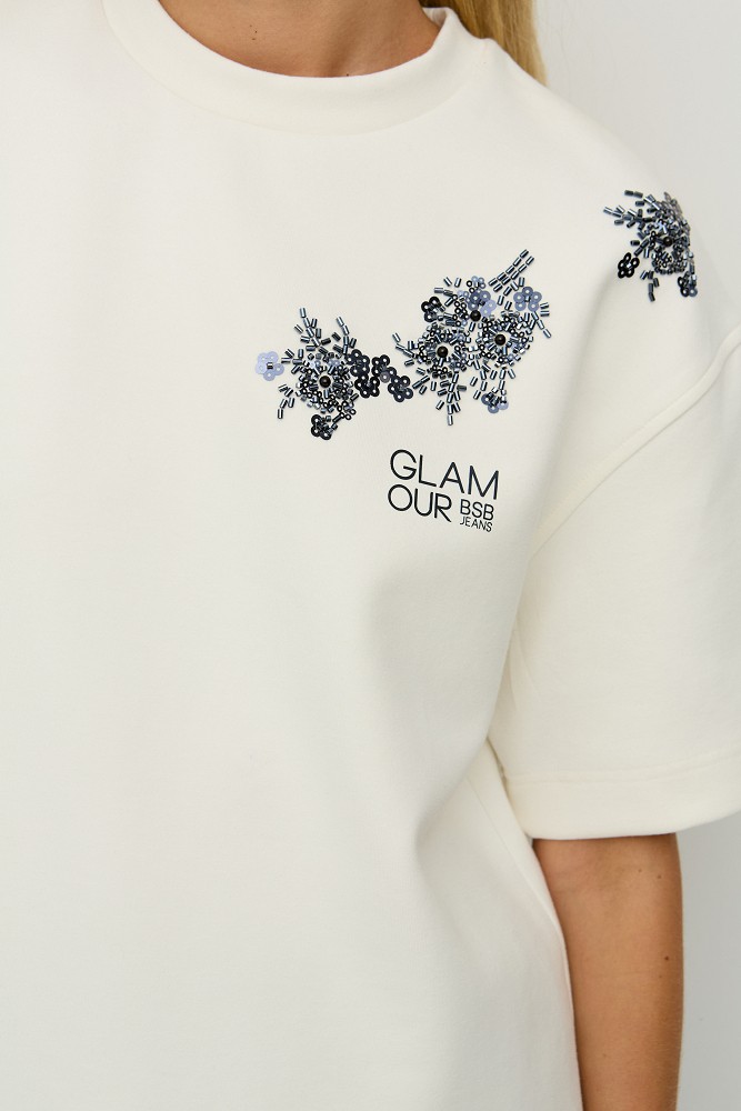 T-shirt με διακοσμητικές χάντρες