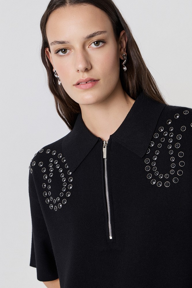 Rochie scurtă din tricot cu pietricele