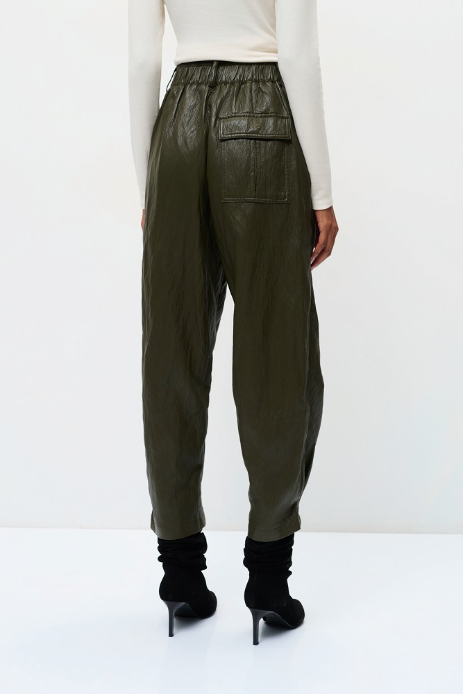 Pantaloni Joy barrel cu efect de piele