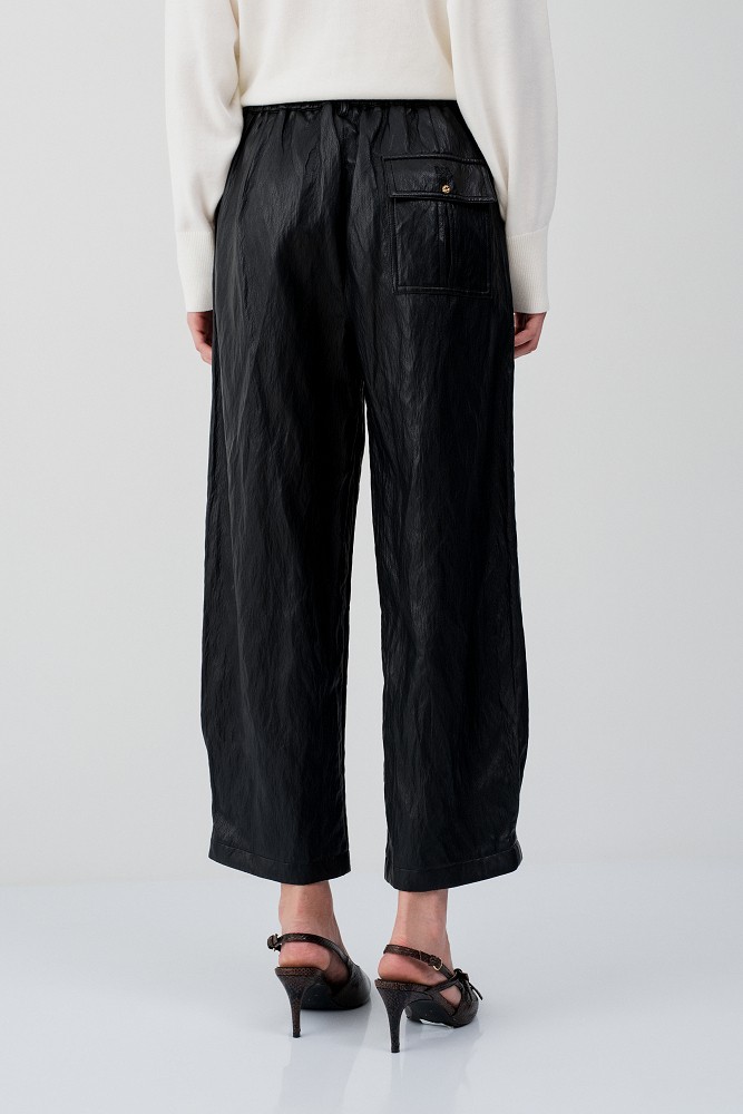 Pantaloni Joy barrel cu aspect de piele