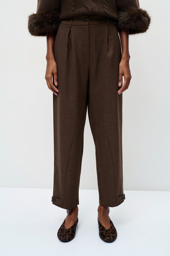 High-waisted pleated trousers