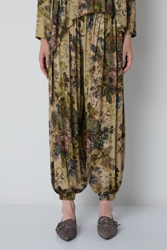 Pantalones acampanados con estampado floral