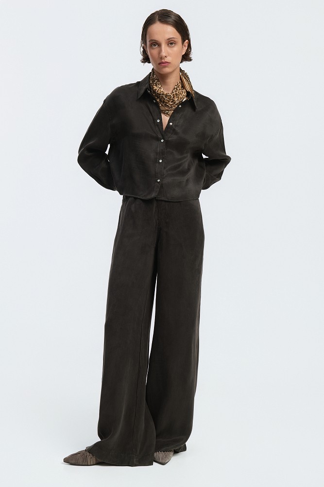 Pantaloni wide-leg cu aspect de piele întoarsă