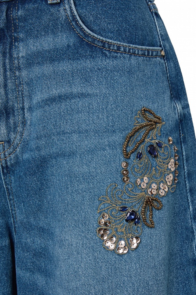Dione barrel with embroidered details