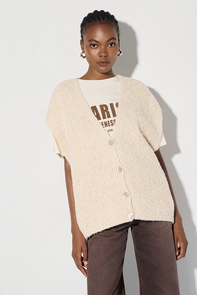 Knitted sleeveless cardigan