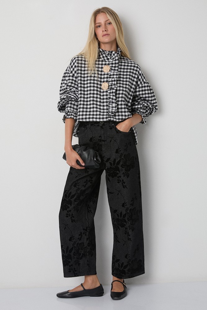 Camisa a cuadros con detalles de volantes