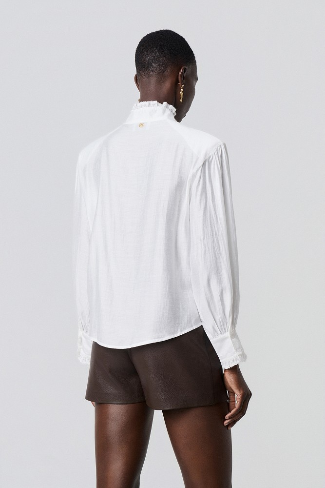 Camisa con detalles de encaje