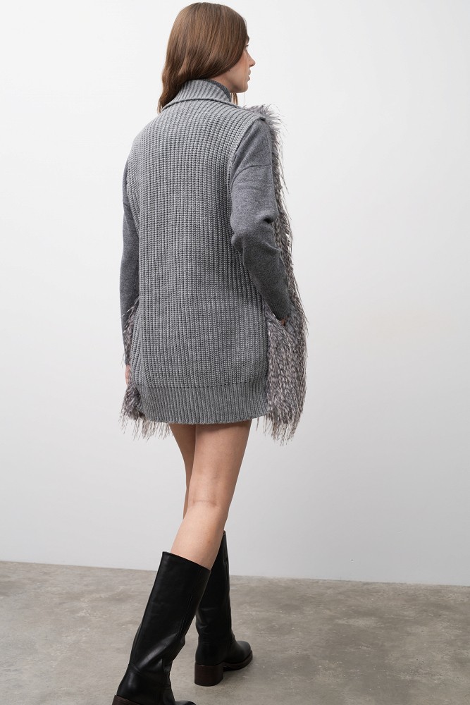 Knitted sleeveless faux fur vest