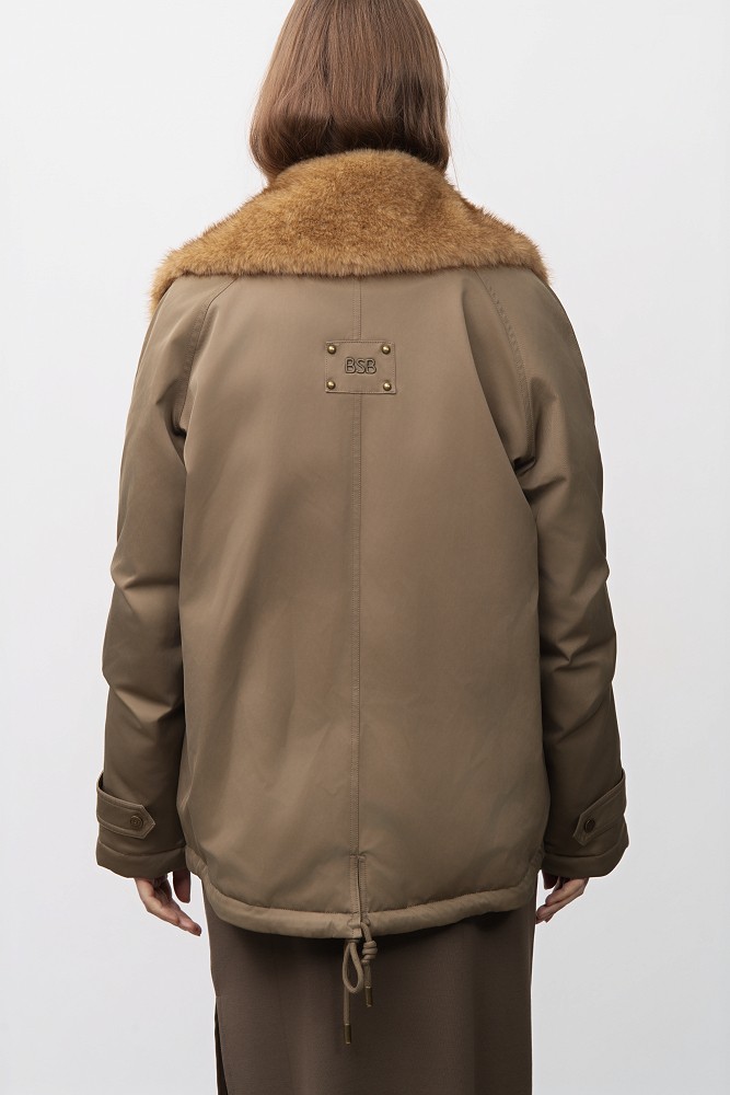 Parka jacket with faux fur collar