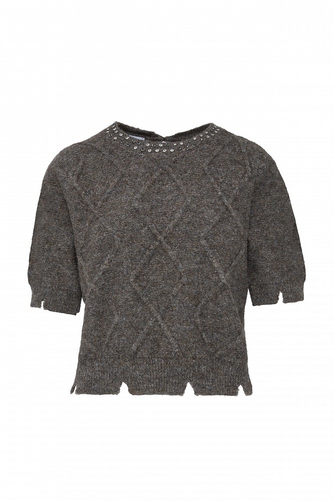 Short-sleeved knitted sweater with embellished stones