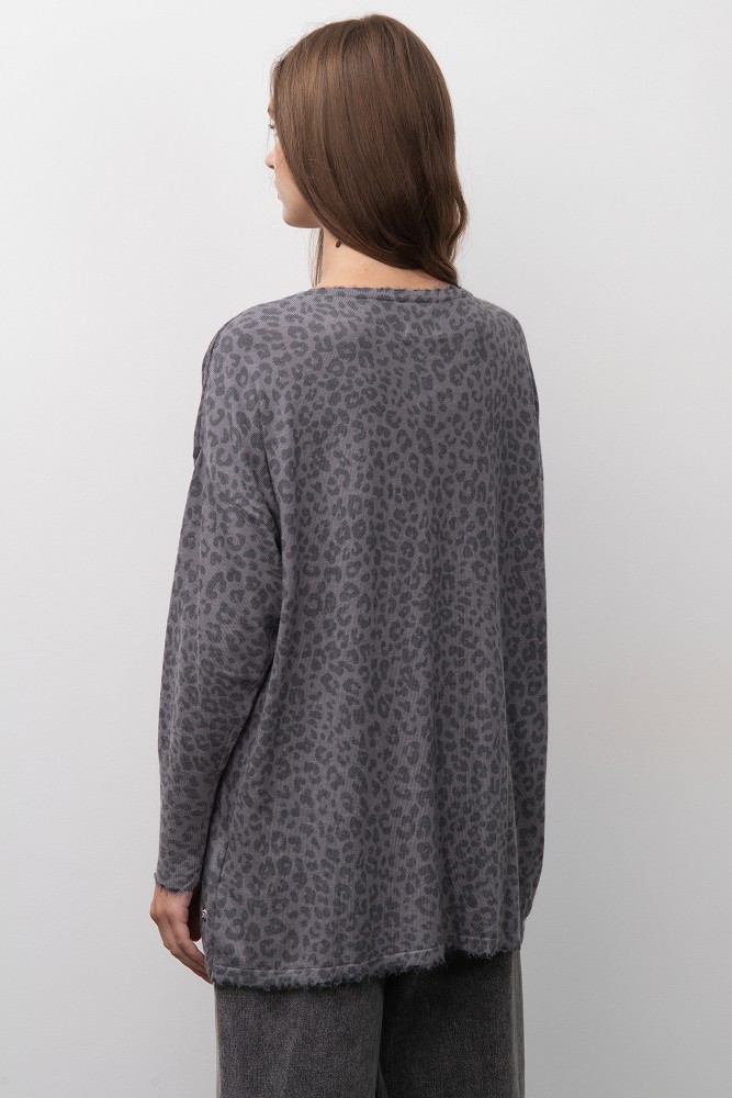 Pulover cu leopard print