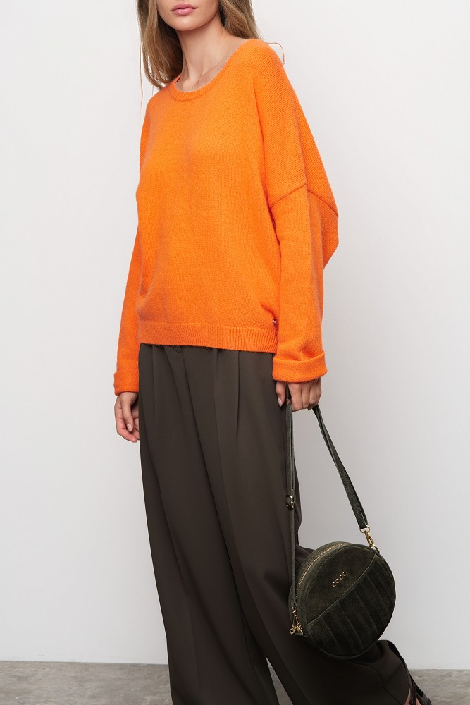 Пуловер с обърнати маншети