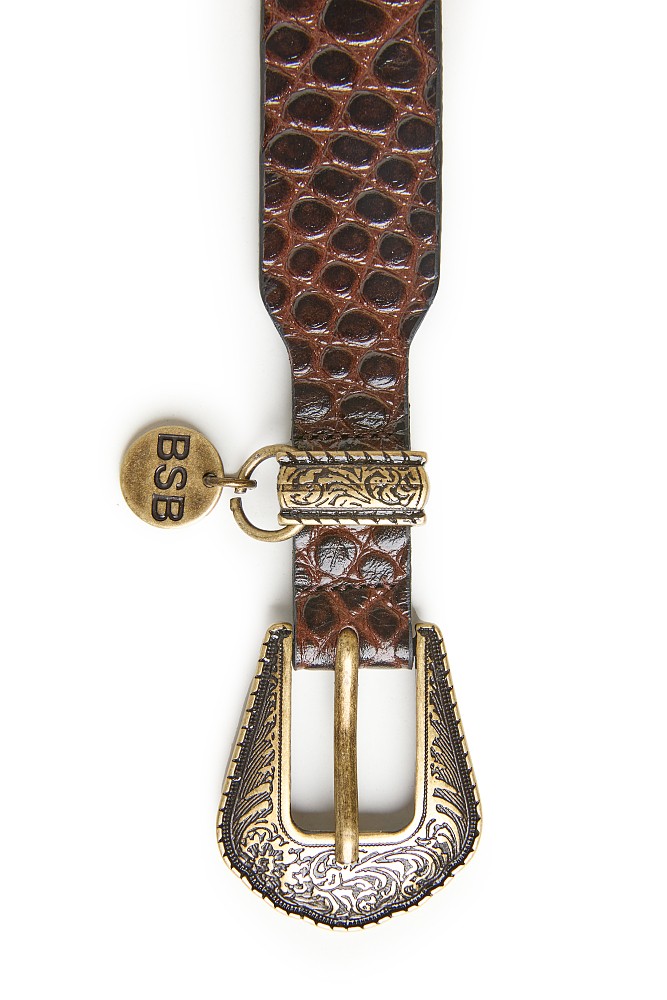 Leather belt with metal details