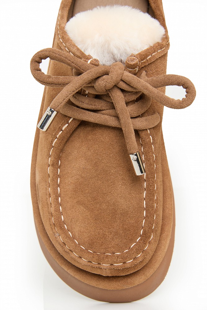 Suede slip-on shoes with faux fur