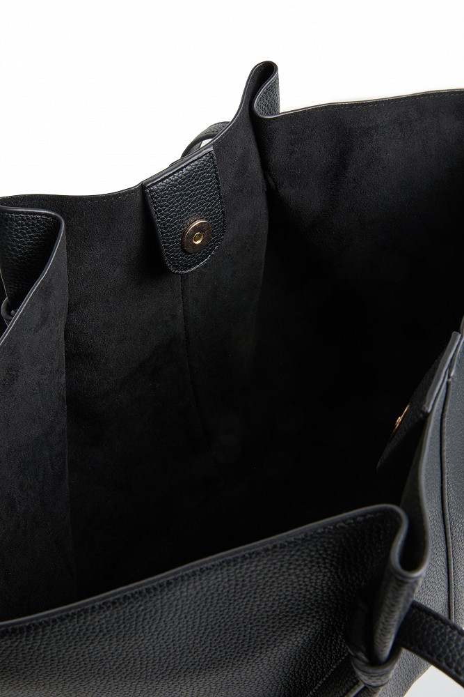 Shopper bag with pleats