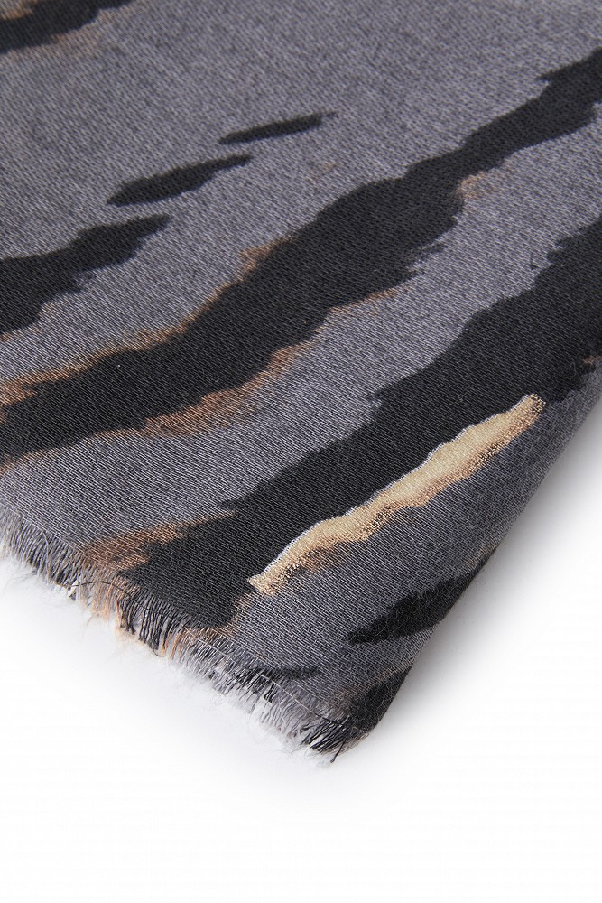 Animal print scarf with gold-tone details