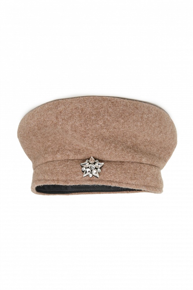 Beret with a jeweled detail