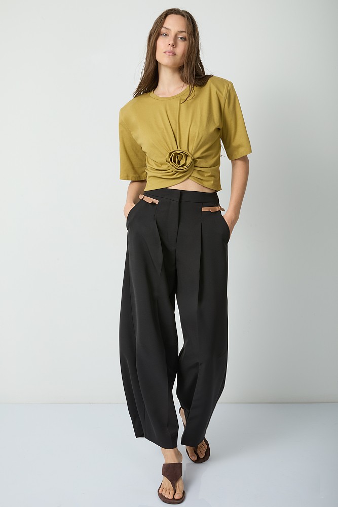 Gathered crop top with short sleeves
