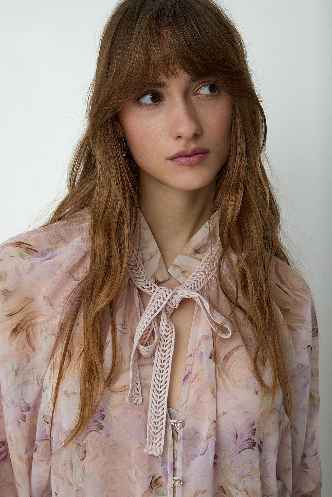 Floral shirt with self-tie