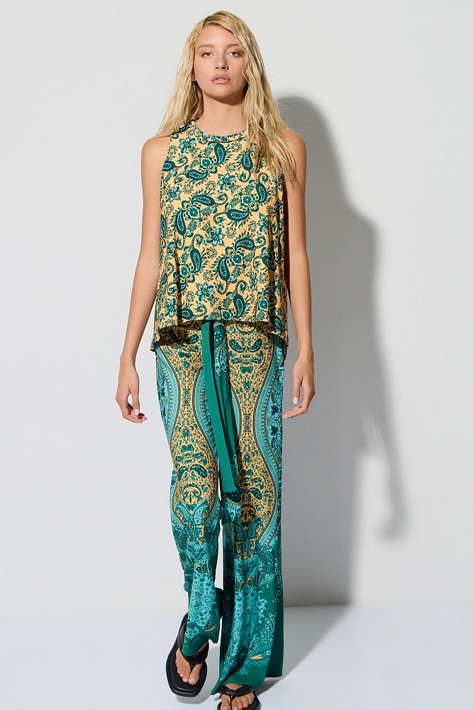 Sleeveless printed top