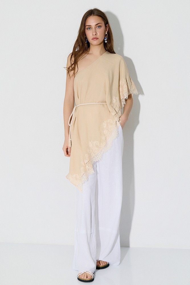 Asymmetrical one-shoulder top
