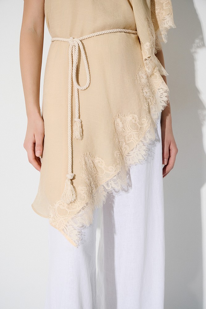 Asymmetrical one-shoulder top