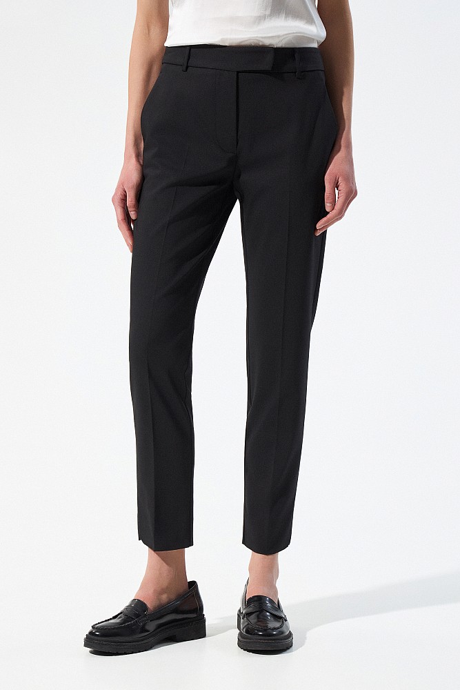 Pantaloni țigaretă