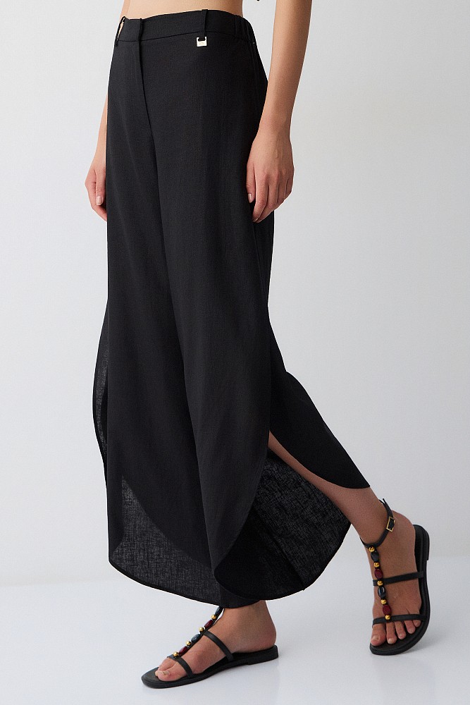 Trousers with side slit details