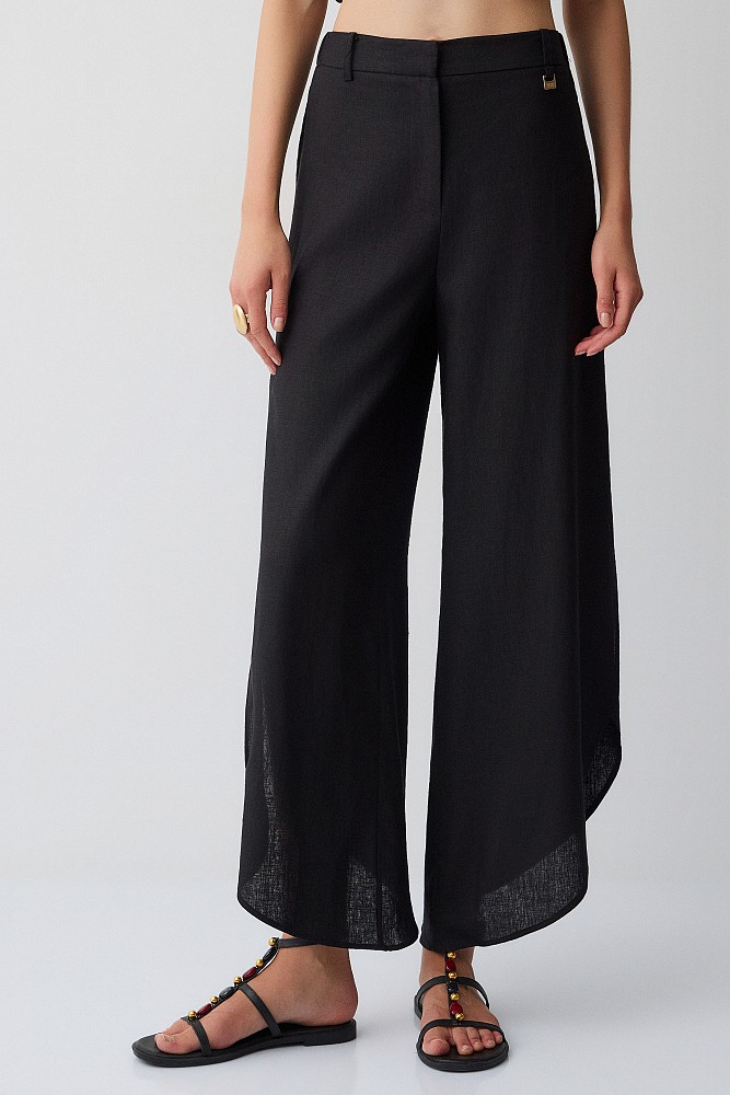 Trousers with side slit details