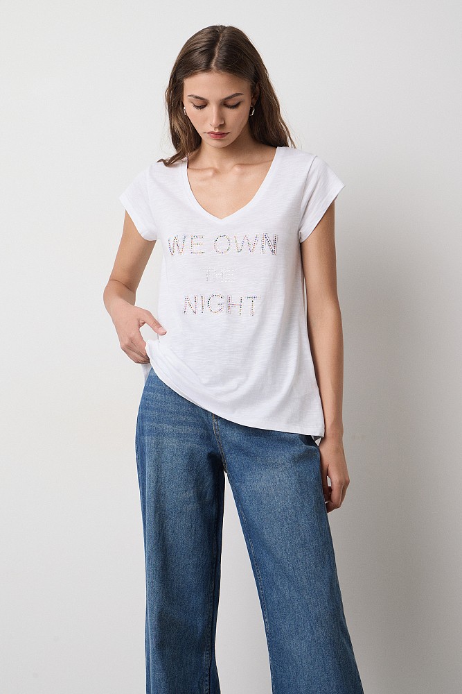 V-neck T-shirt with a printed design