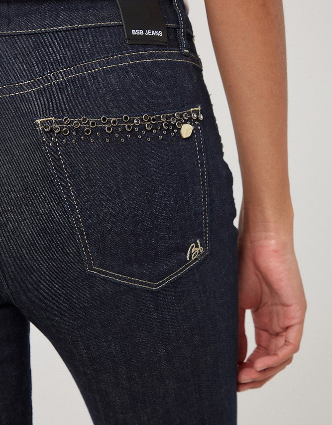 Selena jeans with studs on the pockets