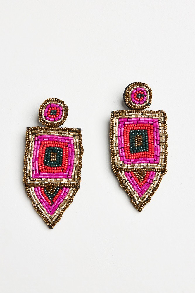 Hanging earrings with geometric design