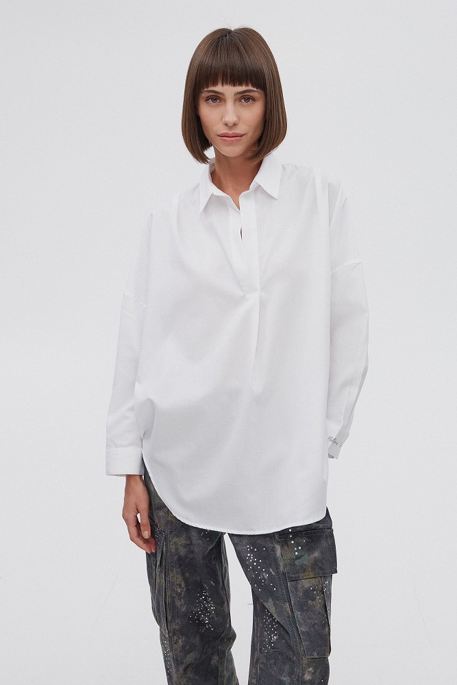 Blouse with collar