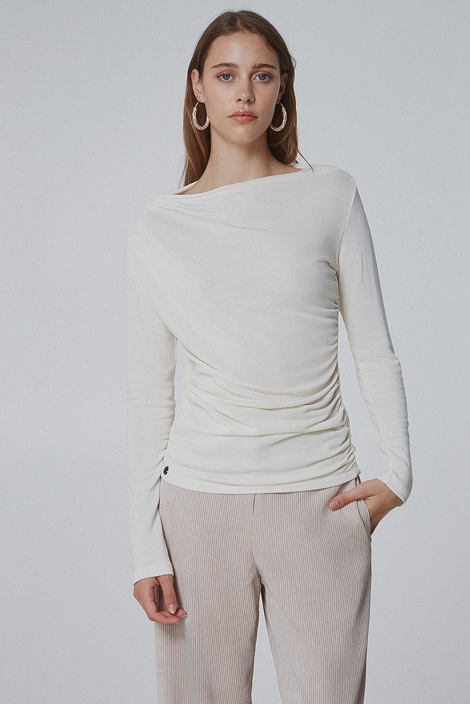 Blouse with drapped neckline