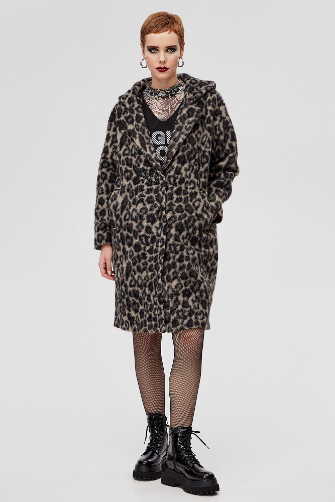 Вълнено палто с леопардов принт