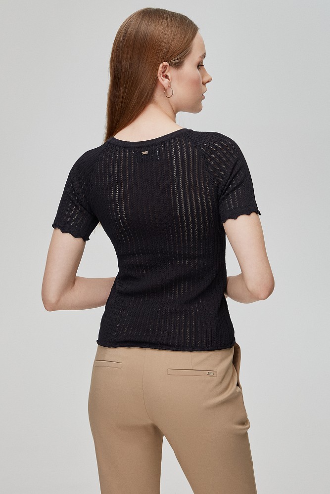 Knit shortsleeve blouse