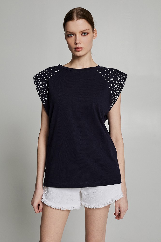 Blouse with pearls and rhinestones