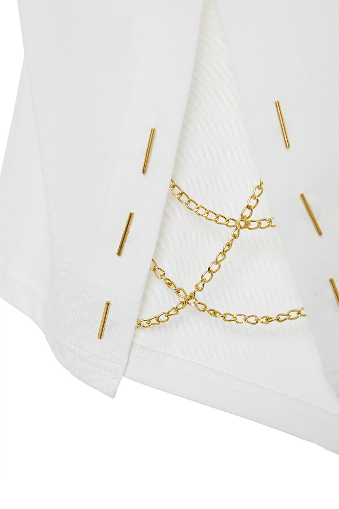 Blouse with slits and chain design