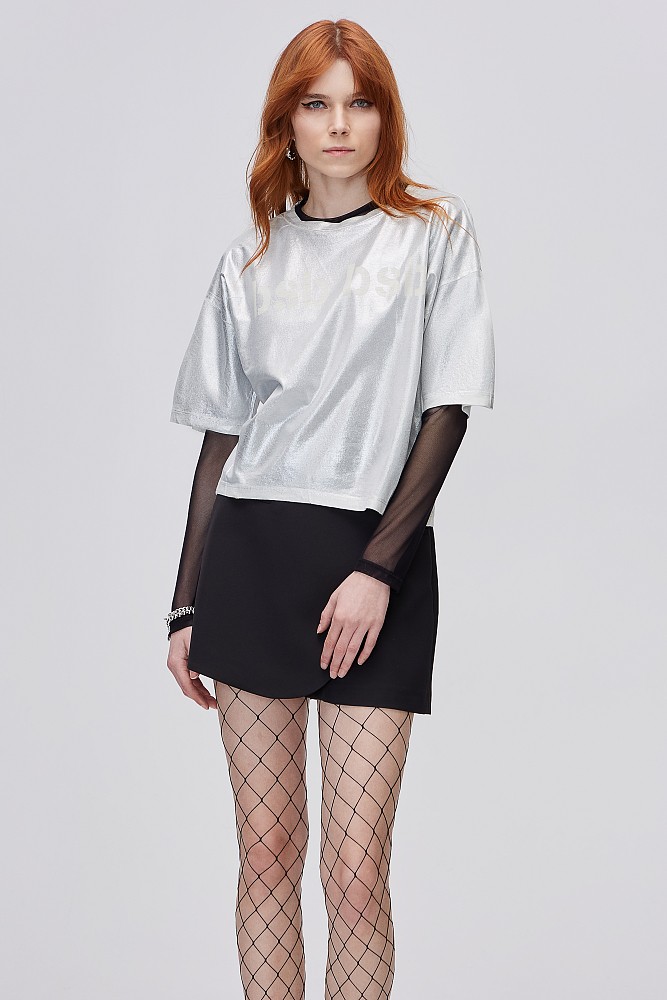 Short sleeve blouse in metallic color