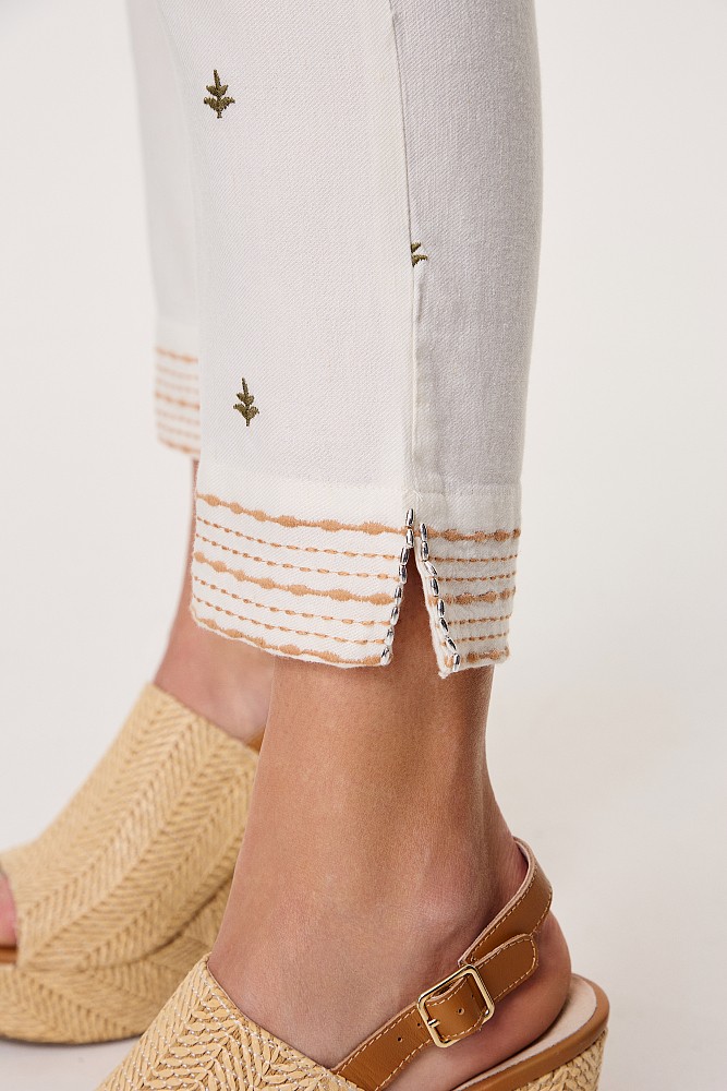 Trousers with broderie details
