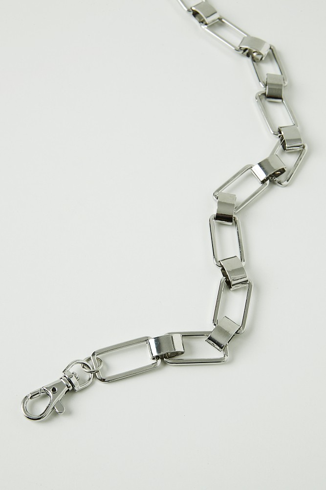 Belt in chain design