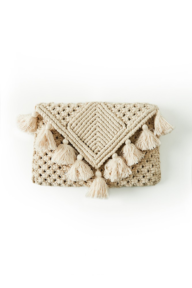 Broderie bag with tassels