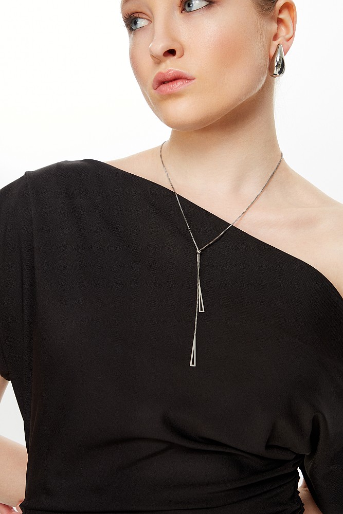 Longline asymmetric necklace