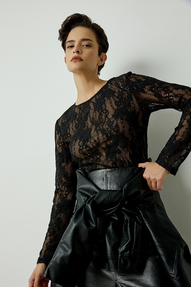 Lace top with cut works