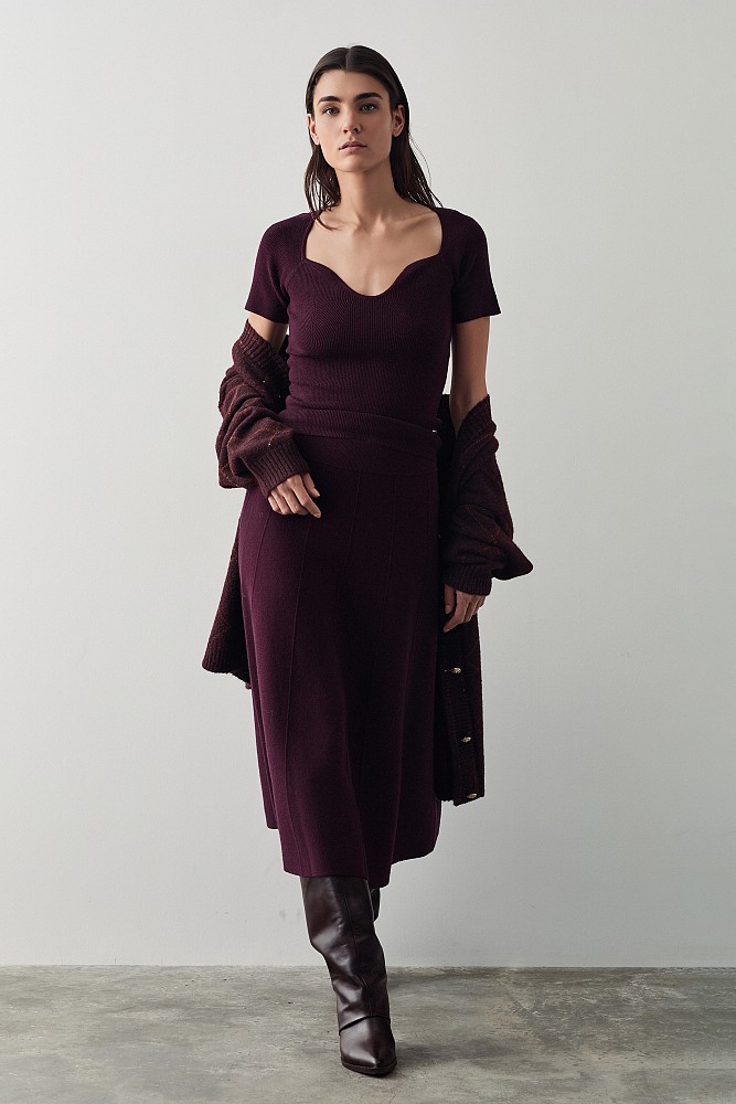 Midi knitted skirt
